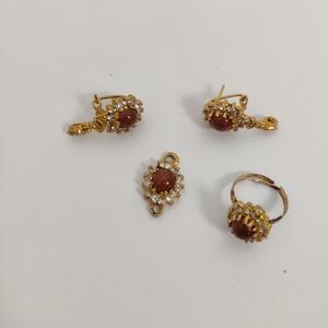 Vintage Gold Jewelry Set – Earrings, Ring, and Pendant, Rhinestone Accents